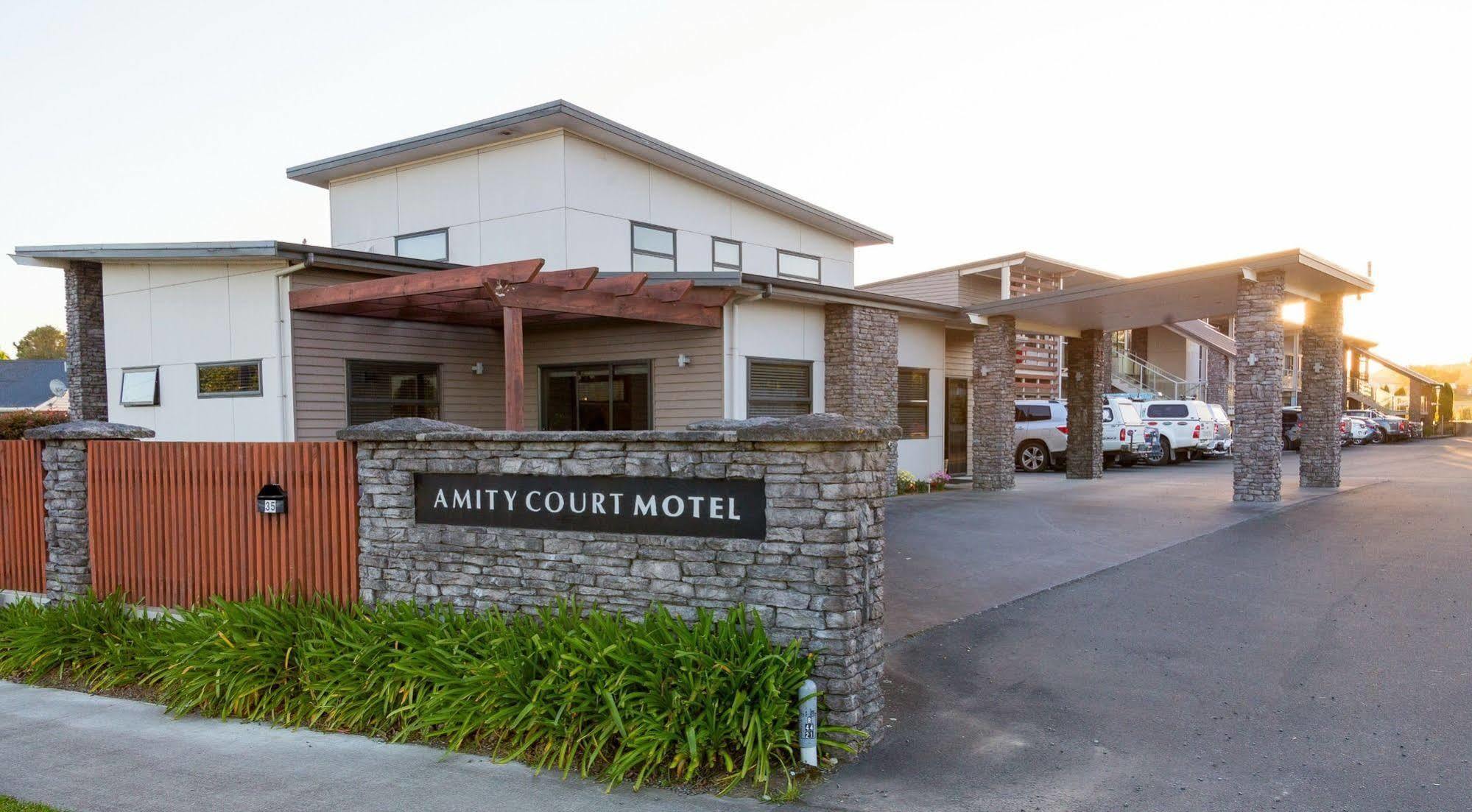 Amity Court Motel Stratford Extérieur photo