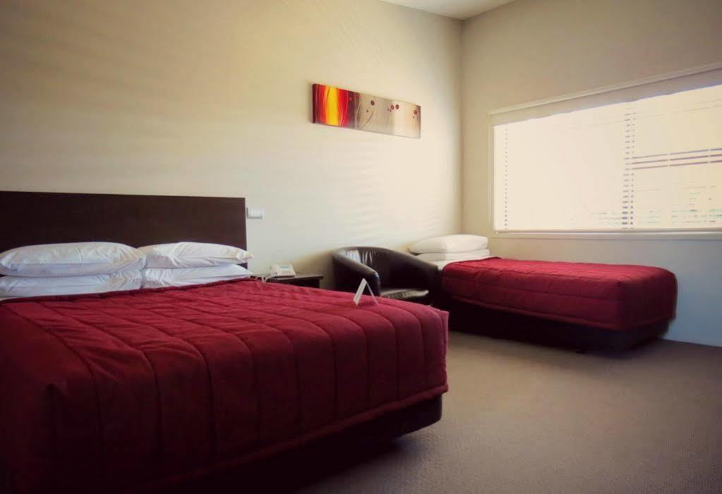 Amity Court Motel Stratford Extérieur photo